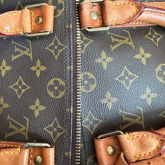 PREOWNED Authentic Louis Vuitton Keepall Bandoulière 50 (with Strap and Dustbag) - Picture 5 of 16